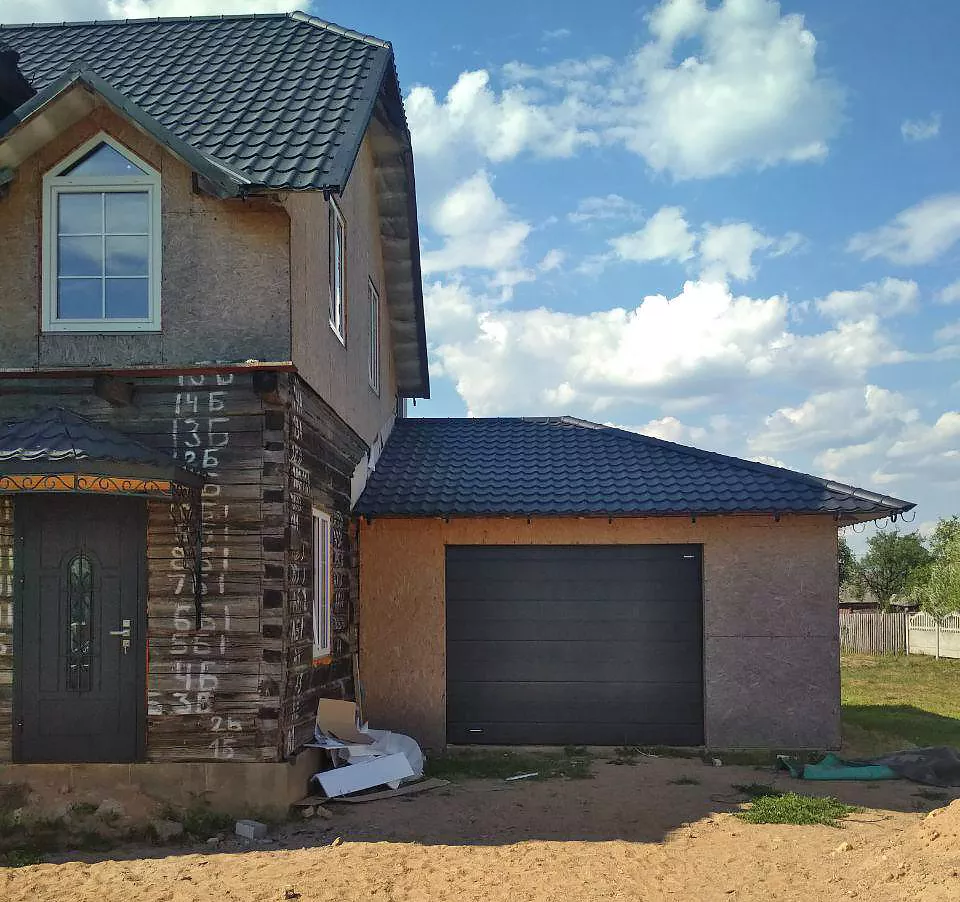 Гаражные секционные ворота Дорхан в Заславле